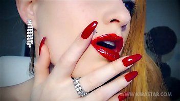 Red lips nails