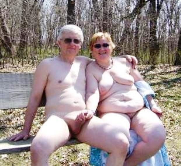 Images of mature nudist couples - Porn pictures