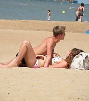 Highlander reccomend young couple beach