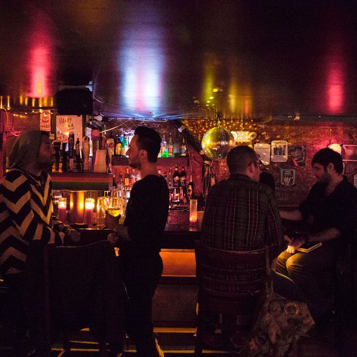 Bulldog reccomend Shemales bars hangout newyork