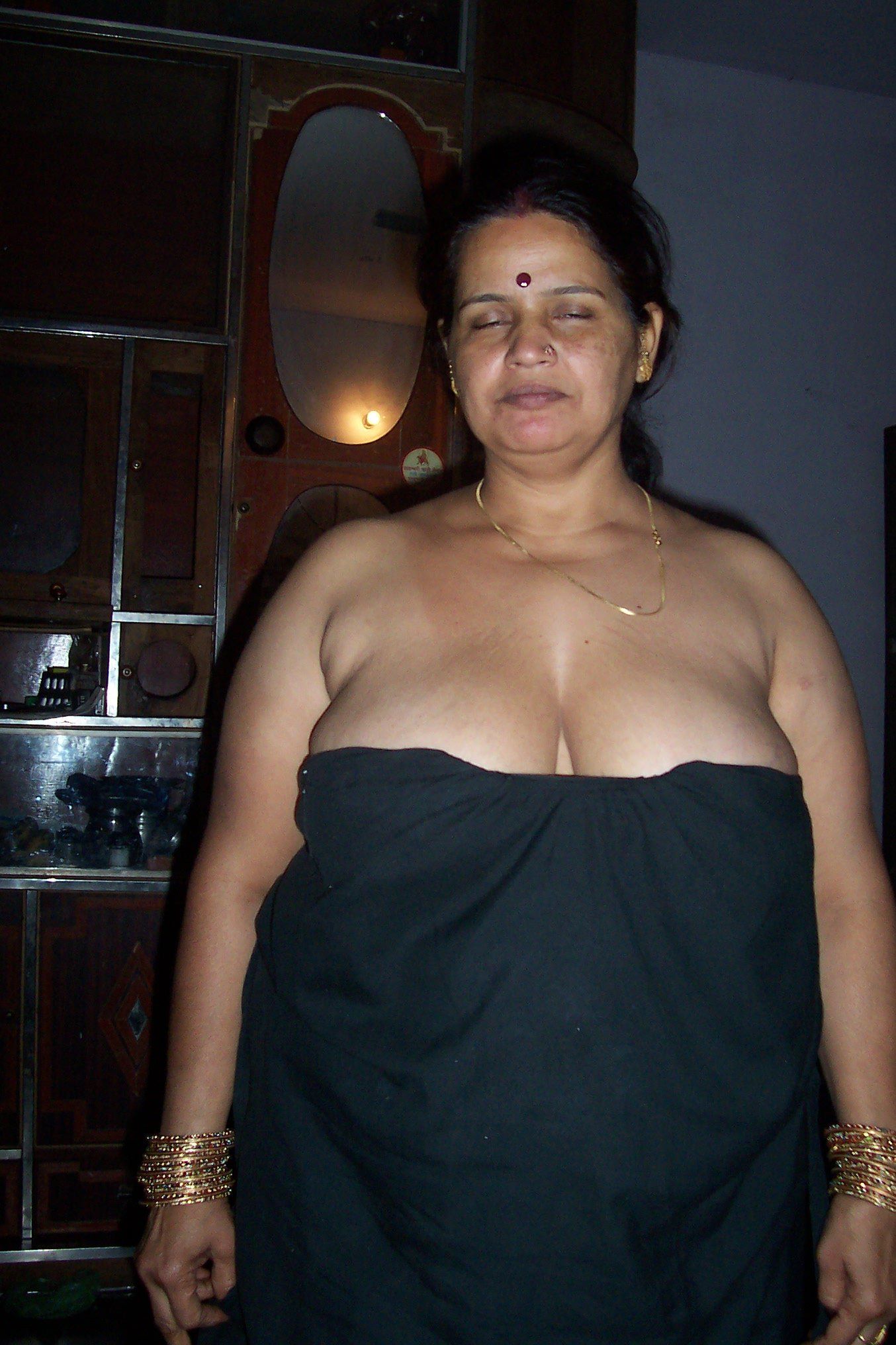 Indian Nude Chubby Old Age Women