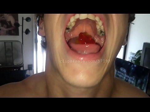 Ump reccomend girl swallow gummy