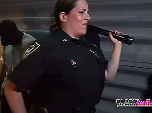 Mom fucked by policeman
