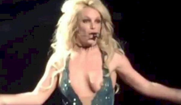 best of While exposed spears britney nipple