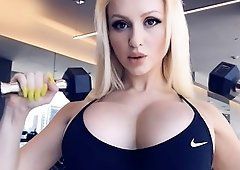 Savannah james tits getting workout