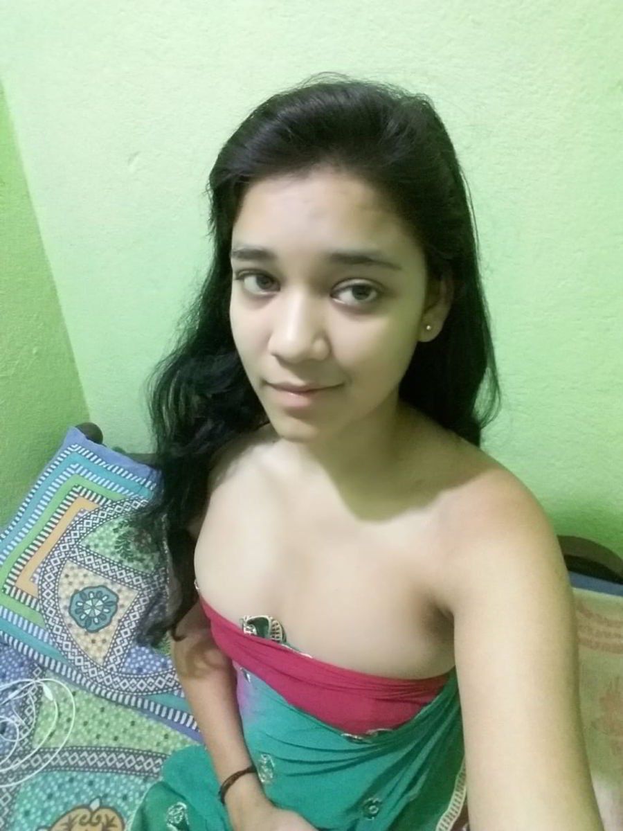 Teen showing tits selfie Porn top rated pictures Free. picture pic