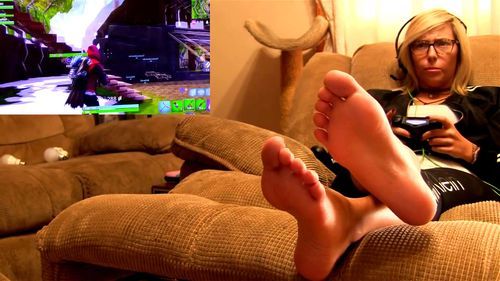 Fortnite with Bonnie - Amazing soles.