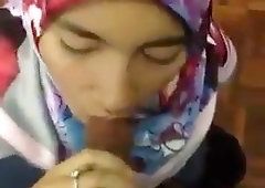 Mona haydar hijabi wrap hijab