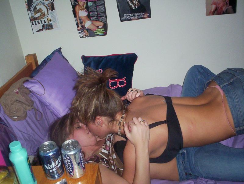 Budweiser reccomend drunk teen girls kissing