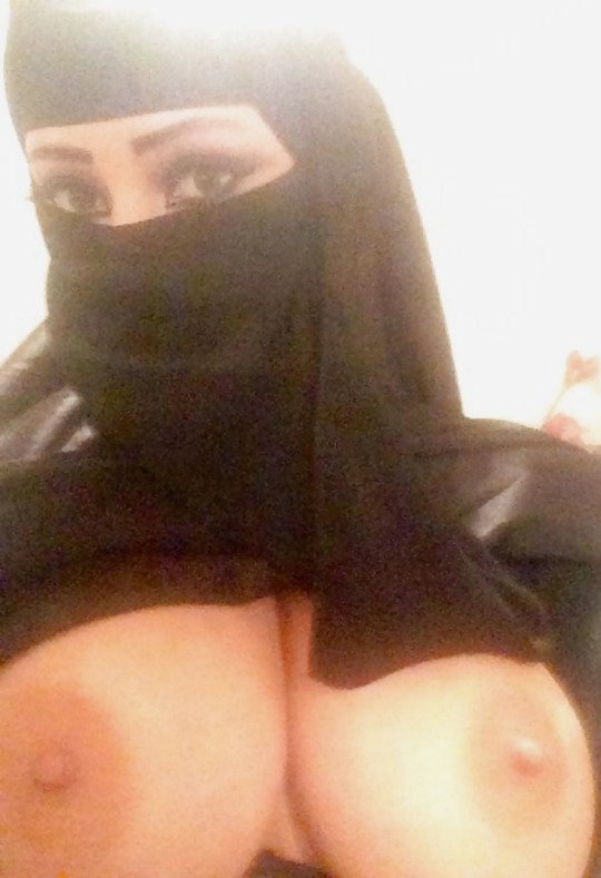 Arab girl topless instagram