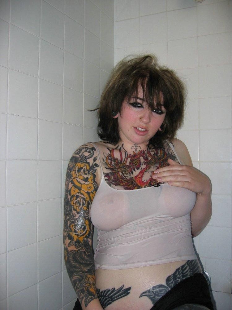 Wind reccomend chubby tattooed girl
