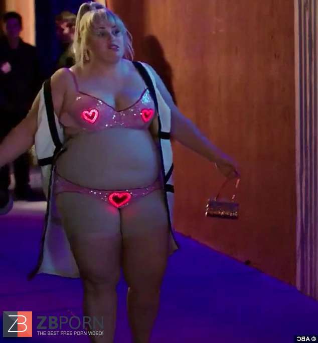 Rebel wilson nude pics - Rebel Wilson lets it all hang out as she strips .....