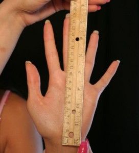 Fetish for long finger nails on women