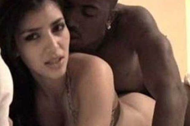 Sexy kim kardashian naked having sex